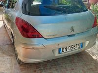 Usata Peugeot 2008 2008 Grigio SUV