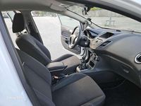 Usata Ford Fiesta 60 CV (44 kW) 2014 Bianco Utilitaria