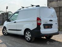 Usata Ford Courier 100 CV (73 kW) 2023 Bianco Monovolume