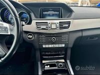 Usata Mercedes E200 Premium 136 CV (100 kW) 2015 Grigio Berlina