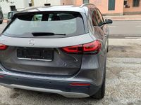 Usata Mercedes GLA180 Style 116 CV (85 kW) 2022 Grigio metallizzato SUV