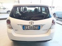 Usata Toyota Verso Active 132 CV (97 kW) 2013 Bianco Monovolume