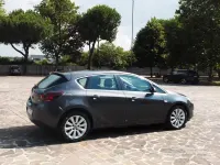 Usata Opel Astra 110 CV (80 kW) 2011 Marrone Berlina