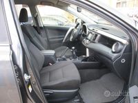 Usata Toyota RAV4 Lounge 124 CV (91 kW) 2014 Grigio SUV