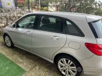 Usata Mercedes B180 109 CV (80 kW) 2014 Grigio Utilitaria