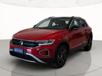 Usata VW T-Roc Life 116 CV (85 kW) 2025 Kings red metallizzato nero SUV