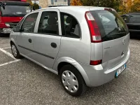 Usata Opel Meriva 101 CV (74 kW) 2004 Argento Monovolume