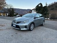 Usata Toyota Auris Touring Sports Active 90 CV (66 kW) 2015 Grigio Station wagon