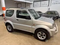 Usata Suzuki Jimny 86 CV (63 kW) 2005 Grigio SUV