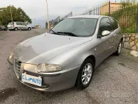 Usata Alfa Romeo 147 120 CV (88 kW) 2001 Grigio Utilitaria