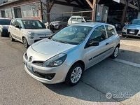 Usata Renault Clio II 75 CV (55 kW) 2007 Grigio Berlina