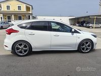 Usata Ford Focus ST-Line 120 CV (88 kW) 2016 Bianco Berlina