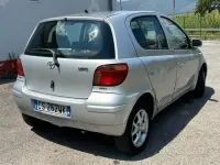 Usata Toyota Yaris 65 CV (47 kW) 2005 Grigio Berlina