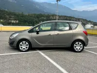 Usata Opel Meriva 130 CV (95 kW) 2011 Giallo Monovolume