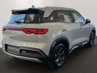Nuova BYD Atto 2 Boost 212 CV (155 kW) 2026 Skiing white SUV