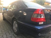 Usata Mercedes C180 Classic 122 CV (89 kW) 1999 Blu/azzurro Berlina