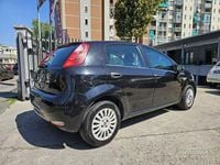 Usado Fiat Punto Easy 77 CV (56 kW) 2016 Negro Utilitario