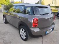 Usata Mini Cooper Countryman 111 CV (81 kW) 2012 Marrone SUV