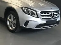 Usata Mercedes GLA200 156 CV (114 kW) 2019 Grigio SUV