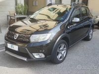 Usata Dacia Sandero Stepway 90 CV (66 kW) 2017 Nero Berlina
