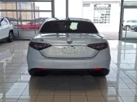 Nouă Alfa Romeo Giulia Veloce 209 CP (153 kW) 2026 Gri Berlinǎ