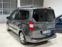 Usata Ford Tourneo Courier Sport 75 CV (55 kW) 2019 Grigio Monovolume