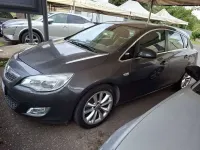 Usata Opel Astra Cosmo 125 CV (91 kW) 2010 Grigio Berlina