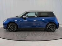 Usata Mini Cooper SE Favoured 160 kW (218 CV) 2024 Blu/azzurro Utilitaria