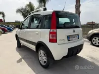 Gebraucht Fiat Panda 4x4 75 PS (55 kW) 2011 Weiß Kleinwagen