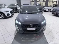 Usata Peugeot 208 Allure 102 CV (75 kW) 2025 Grigio Utilitaria