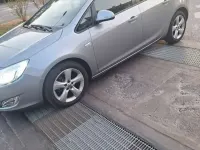 Usata Opel Astra 101 CV (74 kW) 2010 Berlina