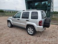 Usata Jeep Cherokee 163 CV (119 kW) 2008 Grigio SUV