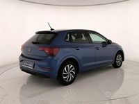 Usata VW Polo Life 95 CV (69 kW) 2023 Reef blue metallizzato Utilitaria