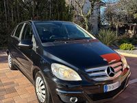 Usata Mercedes B180 Premium 109 CV (80 kW) 2011 Nero Monovolume