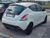 Usata Lancia Ypsilon S 95 CV (69 kW) 2015 Bianco Utilitaria