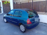 Usata Renault Clio 58 CV (42 kW) 2001 Bluazzurro Berlina