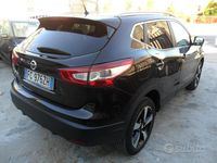 Usata Nissan Qashqai N-Connecta 130 CV (95 kW) 2016 Grigio SUV