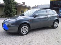 Usata Alfa Romeo 147 115 CV (84 kW) 2001 Grigio Utilitaria