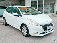 Usata Peugeot 208 Access 68 CV (50 kW) 2012 Bianco Utilitaria