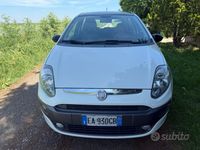 Usata Fiat Grande Punto 77 CV (56 kW) 2010 Bianco Utilitaria