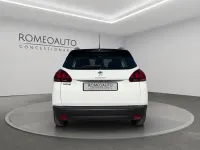Usata Peugeot 2008 Active 82 CV (60 kW) 2019 Bianco SUV