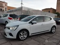 Usata Renault Clio V Zen 101 CV (74 kW) 2021 Bianco Berlina