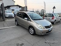 Usata Toyota Corolla Verso 135 CV (99 kW) 2002 Beige Monovolume