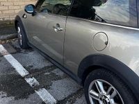 Usata Mini Cooper D 112 CV (82 kW) 2011 Oro Utilitaria