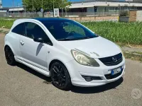 Usata Opel Corsa 90 CV (66 kW) 2009 Bianco Utilitaria