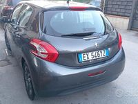 Usata Peugeot 208 Allure 68 CV (50 kW) 2015 Grigio Utilitaria
