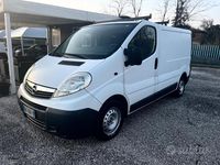 Usata Opel Vivaro 90 CV (66 kW) 2007 Bianco Monovolume