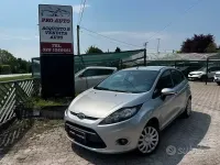 Usata Ford Fiesta Titanium 92 CV (67 kW) 2010 Grigio Berlina