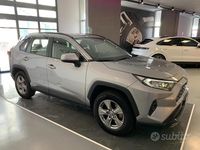 Usata Toyota RAV4 Hybrid Lounge 222 CV (163 kW) 2022 Grigio SUV