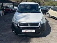 Gebraucht Peugeot Partner Tepee Access 99 PS (72 kW) 2017 Weiß Van / Kleinbus